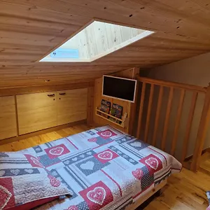 les-logis-de-meribel.hotels-rhonealpes.com/